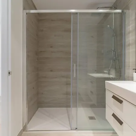 Bright And Stunning 2 Bed In Southbay - Rdr530 * 埃斯特波纳