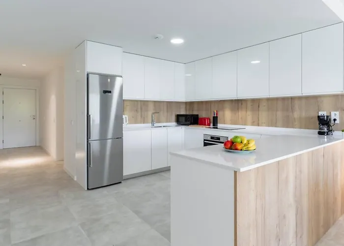 Bright And Stunning 2 Bed In Southbay - Rdr530 埃斯特波纳