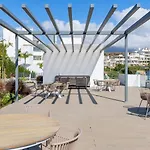 Apartment Bright And Stunning 2 Bed In Southbay - Rdr530