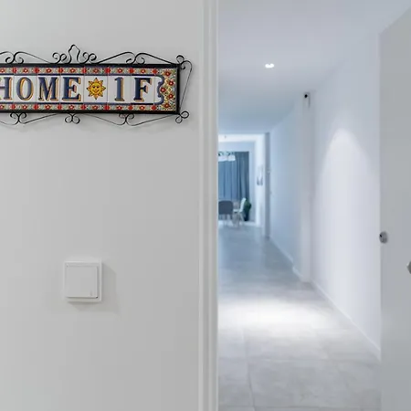 Acogedor Y Centrico En 아파트 *